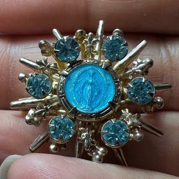 Blessed Mother Pin Brooch Miraculous Medal Blue Enamel Stones VTG Religious 4363 - Picture 8 of 8
